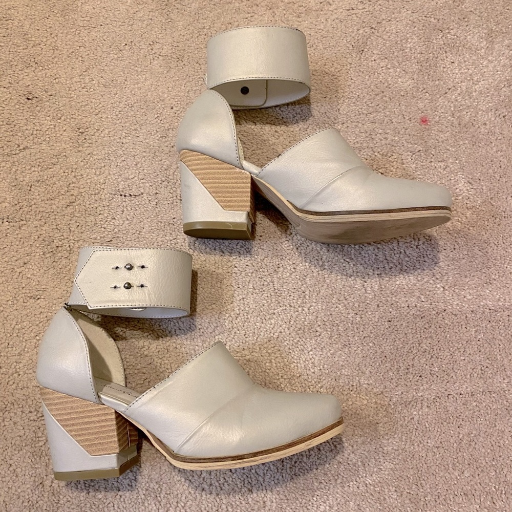 Off-white ankle closed toe heels
